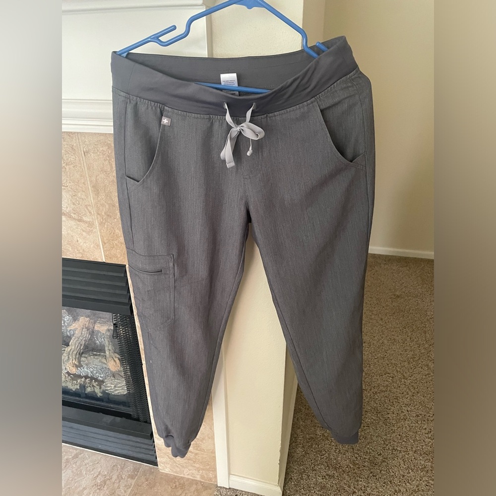 Small petite gray Figs joggers